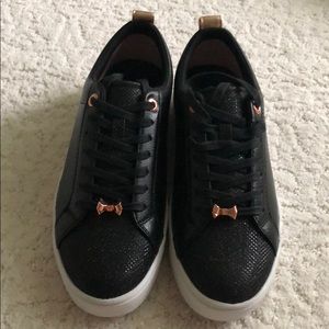 Women’s Sneakers